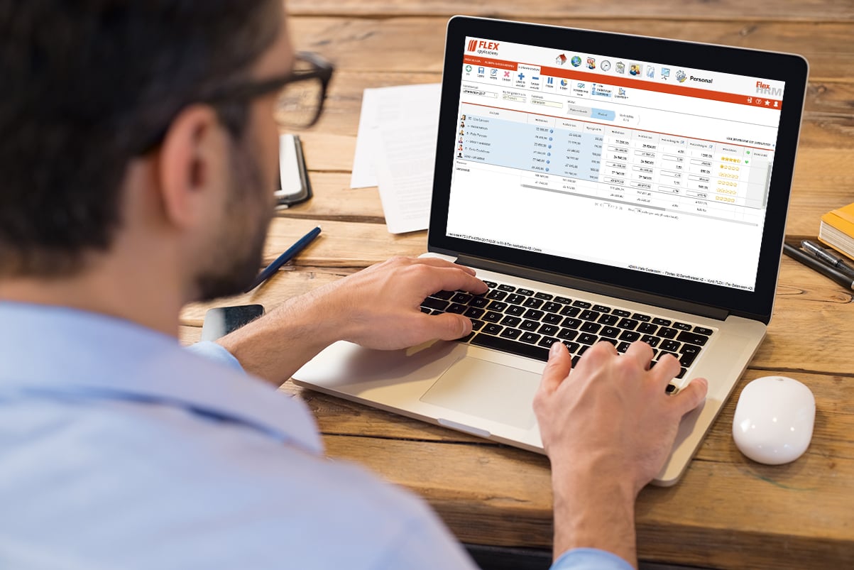 <span id="hs_cos_wrapper_name" class="hs_cos_wrapper hs_cos_wrapper_meta_field hs_cos_wrapper_type_text" style="" data-hs-cos-general-type="meta_field" data-hs-cos-type="text" >En enklare och roligare lönerevision!</span>